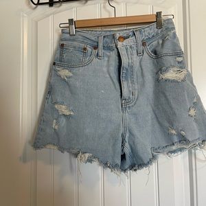 Madewell the curvy mom jean short, size 28
